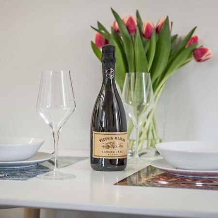 Cucchiari Suite 7B Modena Eksteriør billede